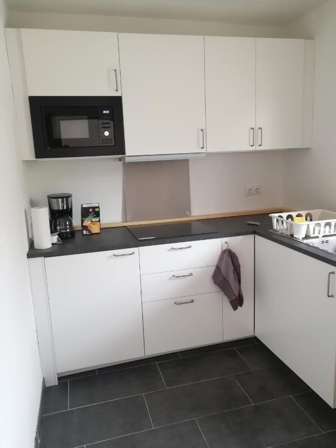 Ehemalige Bibliothek Apartment Fuer 2 Mit Kueche Kamin Netflix Parken Und Hofladen Steinhofel Bagian luar foto