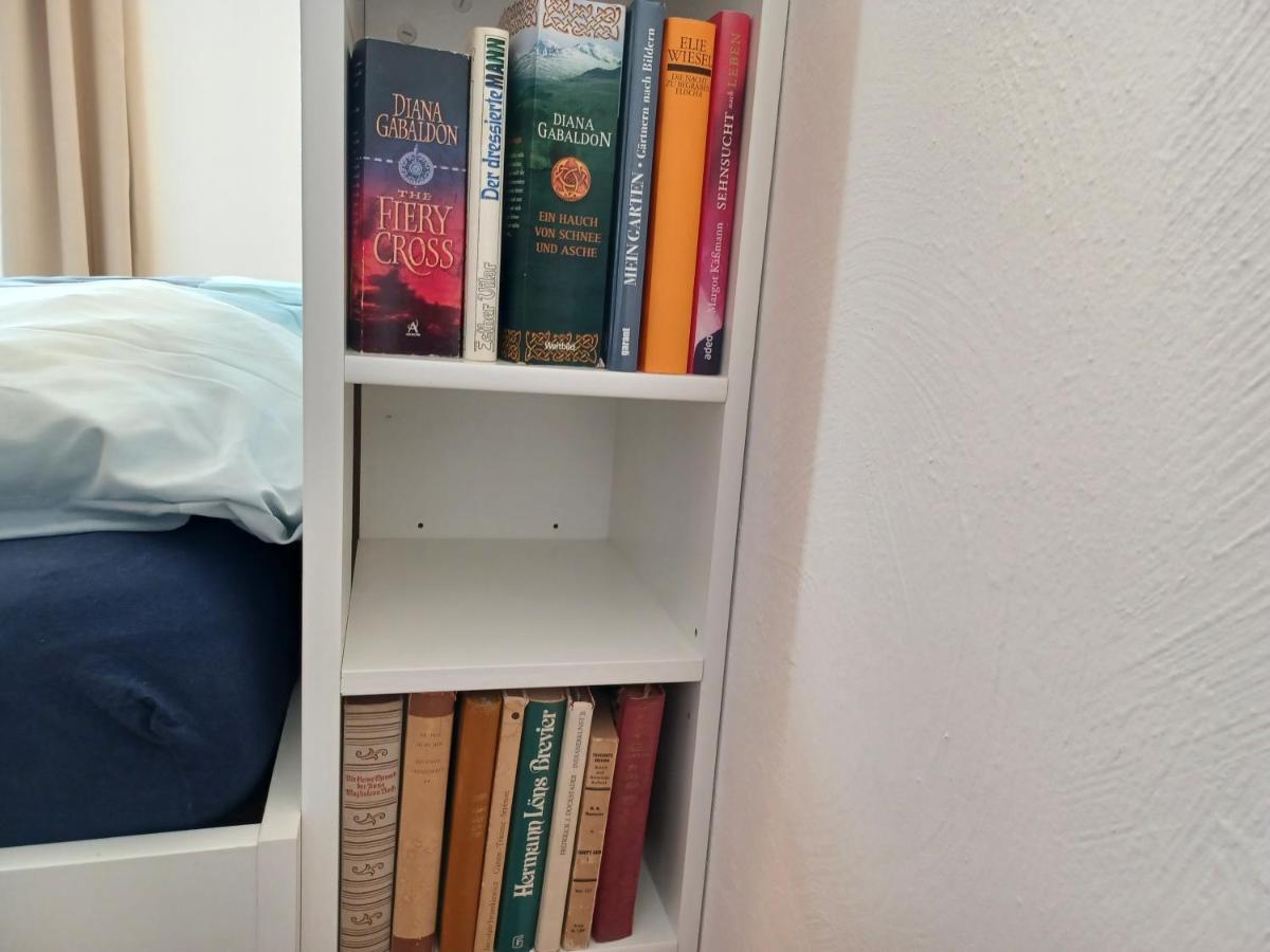 Ehemalige Bibliothek Apartment Fuer 2 Mit Kueche Kamin Netflix Parken Und Hofladen Steinhofel Bagian luar foto