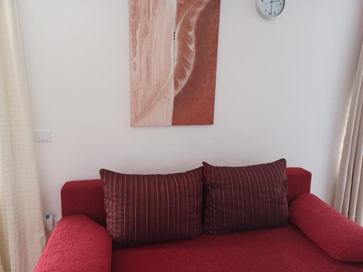 Ehemalige Bibliothek Apartment Fuer 2 Mit Kueche Kamin Netflix Parken Und Hofladen Steinhofel Bagian luar foto