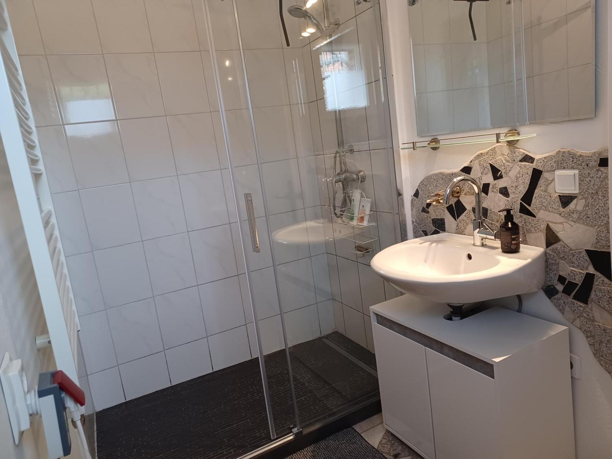 Ehemalige Bibliothek Apartment Fuer 2 Mit Kueche Kamin Netflix Parken Und Hofladen Steinhofel Bagian luar foto