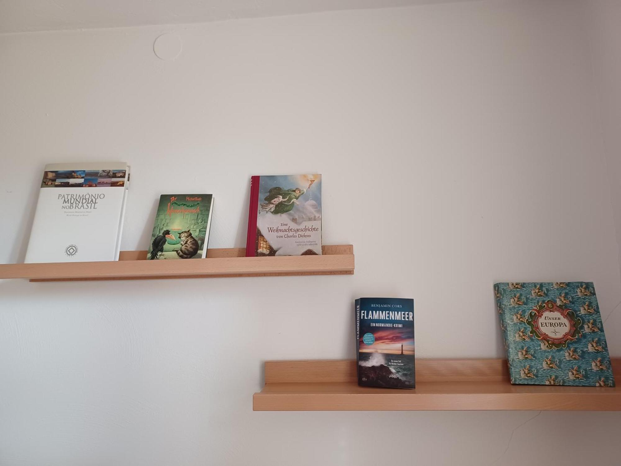 Ehemalige Bibliothek Apartment Fuer 2 Mit Kueche Kamin Netflix Parken Und Hofladen Steinhofel Bagian luar foto