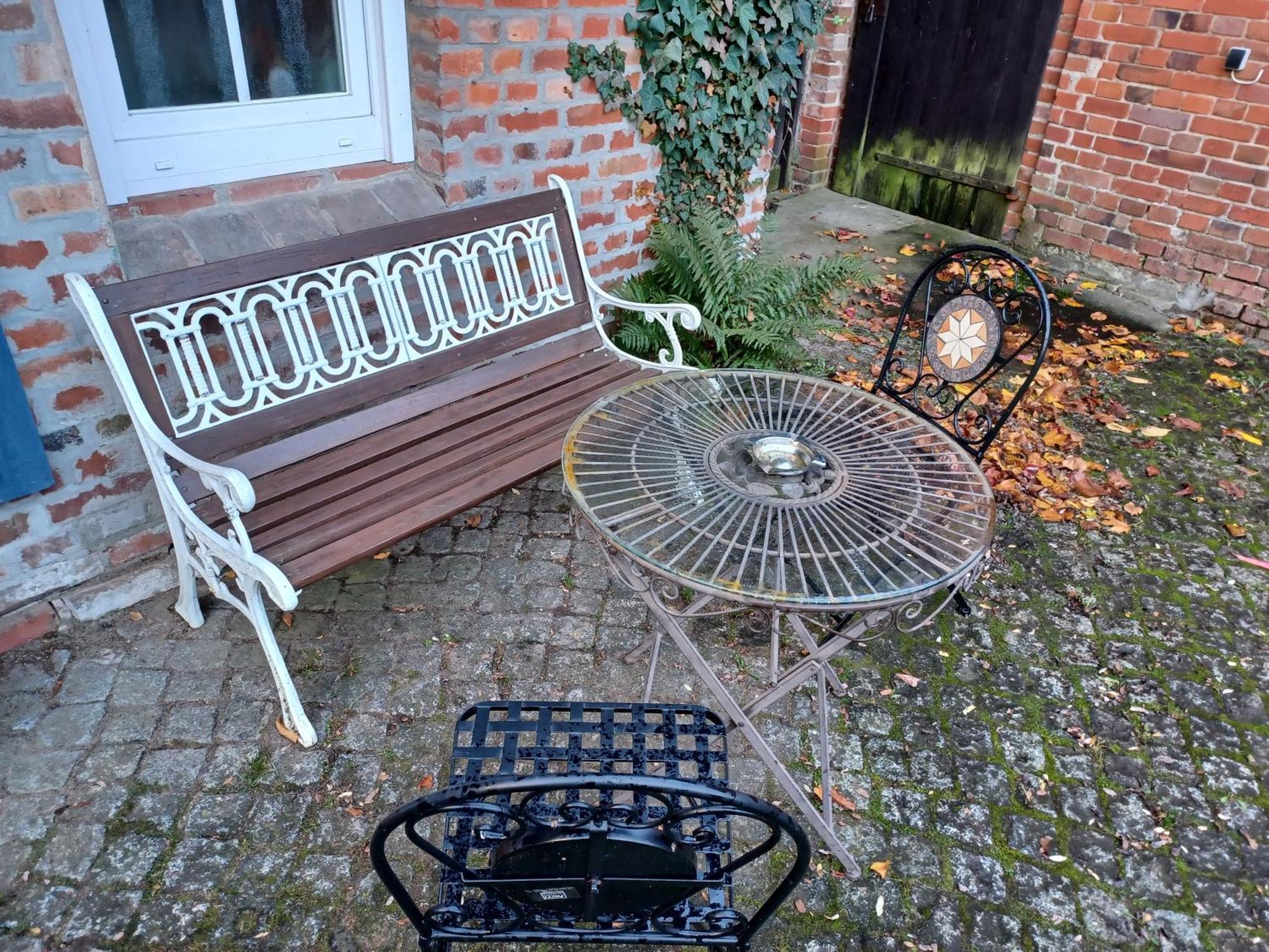 Ehemalige Bibliothek Apartment Fuer 2 Mit Kueche Kamin Netflix Parken Und Hofladen Steinhofel Bagian luar foto